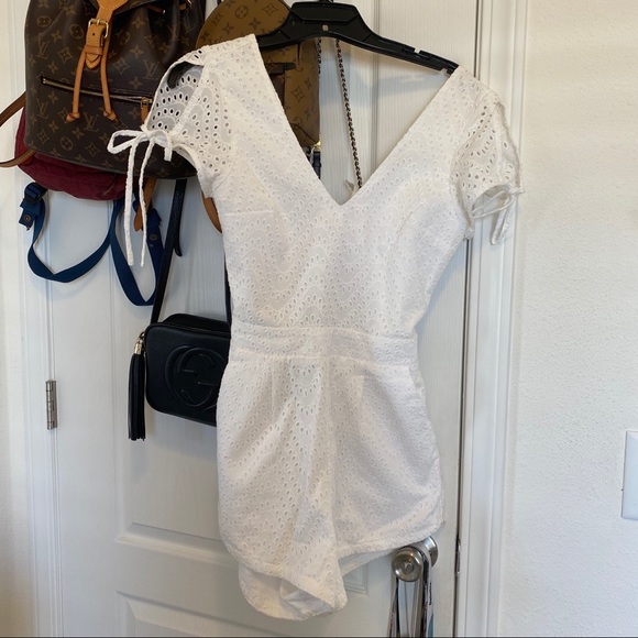 Express Tie Back Romper - Picture 4 of 8
